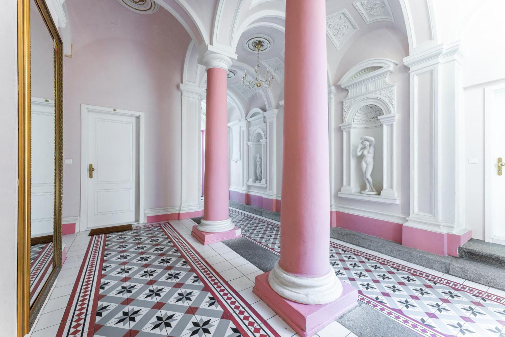 Anytime Holiday- Muzeum Apartments Praha Bagian luar foto
